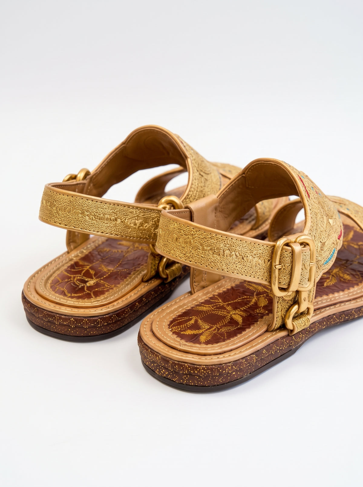 Peshawari Tilla Karhai Chappal – Gold & Silver Embroidery (Premium Handmade)