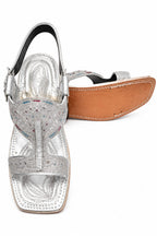 Peshawari Tilla Karhai Chappal – Gold & Silver Embroidery (Premium Handmade)